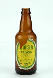 此瓶以褐色玻璃模塑成形 瓶身殘留台灣啤酒紙印黃綠雙色商標 瓶身近底部留有橫書 台灣省菸酒公賣局 字款 此瓶容量為300cc 目前台灣菸酒公賣局已不生產這種規格的啤酒 300cc台灣啤酒已全面改為鋁罐裝 corona beer bottle corona beer beer