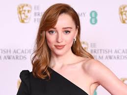 The saturday night live star, 27, and the bridgeton. Bridgerton Star Phoebe Dynevor Reveals The Secret Behind Her And Rege Jean Page S Chemistry On The Show Pinkvilla