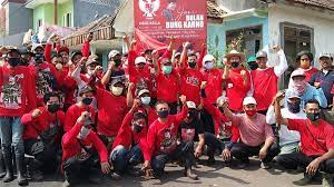 Bulan Bung Karno, Banteng Kota Batu Bersih-bersih Sungai – PDI Perjuangan  Jawa Timur