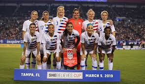 Die momentan nicht zu schlagende deutsche frauen fußball nationalmannschaft ist mittlerweile wohl die beste manschafft der welt im frauenfußball. Us Frauen Nationalteam Verklagt Eigenen Verband Wegen Diskriminierung