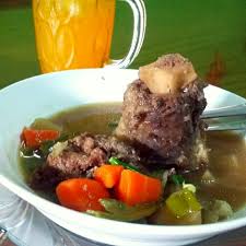 Hari ini akan saya bagikan resep masakan sop sapi khas padang, sebenarnya tidak jauh beda dengan sop sapi pada umumnya, yang seperti sup janda kahs jawa barat itu, tapi ada rempah rempah khas sumatera yang akan menambah sedap dan swegernya sop daging sapi ini. Resep Sop Iga Sapi Ala Chef Sederhana Buatan Sendiri