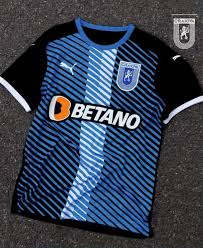 Adrian mititelu, patronul defunctei universitatea craiova, solicita o suma uriasa pentru a face pace. Universitatea Craiova 2021 22 Away Kit