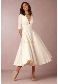 Chic, choc, glamour, tendance, sexy, et pas chères nos robes s'adaptent à toutes vos envies et toutes les occasions. Robe De Mariee Satin Manches Mi Longue Col En V Seduisant Pas Cher A La Mode Robe De Mariee Mi Longue Robe Mariage Civil Robe De Mariee Civile