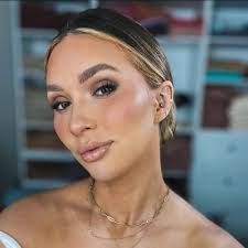 Tammy Dampier's Instagram, Twitter & Facebook