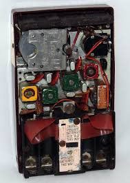 Once you understand this, wiring them up is easy. An Early Zenith Royal 500 Owl Eye Transistor Radio With Hand Wired Chassis And Plug In Transistors Made In Usa Circa 1956 Transistor Radio Zenith Transistors