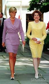 June 17 1997 Diana Princess Of Wales Working With The President Of The American Red Cross Eliza Princess Diana Fashion Princess Diana Photos Princess Diana
