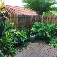 Pagar rumah mempunyai beberapa fungsi sebagai gerbang masuk dan pembatas area rumah, mempercantik tampilan rumah dari luar, sekaligus sebagai benteng rumah. 30 Kreasi Pagar Bambu Untuk Ciptakan Nuansa Asri Dan Privat Rumahku Unik