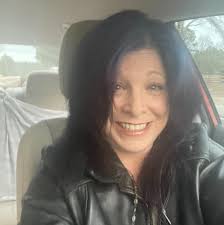 Hoist. 2 post car lift. 7000 lb hydraulic 220 volt lift. Works as should.