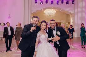 Dispută intre ella și petronela! Cel Mai Greu Moment A Fost Sa Invitam Oaspetii De 3 Ori Mireasa Aur Despre Nunta In Pandemie De Ce 2 Perechi De Nasi Si Indemnul La Vot In Toiul Nuntii