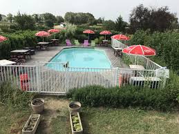 There are many who will be happy to oblige. Hotel Restaurant La Place On The Wine Route Malay