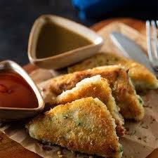 Crispy Potato Triangles My Tasty Curry Recipe Cheese Ball Recipes Indian Snack Recipes Crispy Potatoes