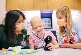 How a Child Life Specialist Eases Hospital Fear in Kids: A Parent’s Guide