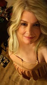 Okay you guys I'm color blind, is this pink? Safe to use??