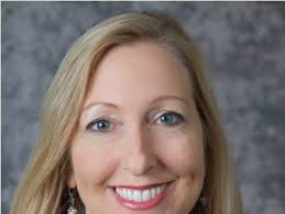 Lee County Clerk of Courts retires after nearly 40 years in office