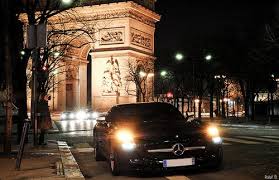 Putain La Mercedes Et L Arc Dream Cars Mercedes Paris Love