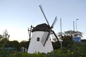 It was restored in 1935 but again the mill deteriorated during the. File Mostert S Mill Cape Town 1796 Adjacent To De Waal Drive Mowbray 01 Jpg Wikimedia Commons