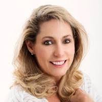 Karen Pease's Instagram, Twitter & Facebook