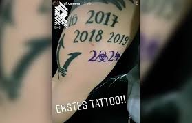 Qualitätsjournalismus mit ganzer leidenschaft für ihre region. Raf Camora Lasst Sich Corona Tattoo Stechen Kosmo