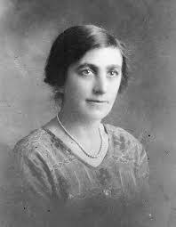 Janet Goddard's Instagram, Twitter & Facebook