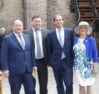 Hij gaat niet demissionair door, zoals de rest van de ministersploeg. Reni Van Maren