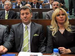 Şentürk, nafaka ödememek için dosyayı yargıtay'a taşıdı. Metin Senturk Yillar Sonra Bosanma Gercegini Acikladi Cocuk Kor Dogmasin Diye