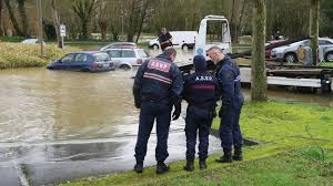 Les ravages de l inondation. Inondation Les Deux Sevres En Vigilance Orange La Sevre Deborde Dans Le Centre De Niort