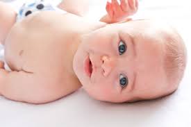 Dan ini bisa menjadi salah satu penyebab dari kepala bayi terasa panas. 5 Cara Mengatasi Bisul Di Kepala Bayi Popmama Com