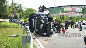 Felda keratong 3, muadzam shah, pahang. Tiga Polis Lima Okt Cedera Kemalangan