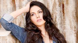 Amyra dastur make her debut issaq, opposite prateik babbar. Hot Beautiful Amyra Dastur New Style Photo Image Download
