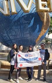 Laporan tahunan 2017 pt kmi wire and cable tbk the 2017 annual report of pt kmi wire and cable tbk menyajikan informasi mengenai kinerja. Pt Kmi Ajak Juara Kompetisi Bahasa Inggris Ke Singapura