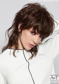 Proof that adding layers to your short haircut can transform your look without changing your length. Image Result For Feminine Mullet Frisuren Vokuhila Frisur Vokuhila