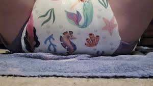 Cuties in pamps ;3: Messing my diaper and… ThisVid.com