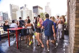 Sfoglia 3.614 rooftop dinner fotografie stock e immagini disponibili, o avvia una nuova ricerca per scoprire altre fotografie stock e immagini. Top 10 Party Rooftops In The World