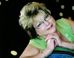 Roberta Bolt's Instagram, Twitter & Facebook