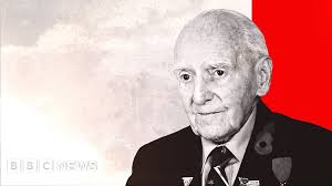 WW2 veteran Bernard remembers soldiers drowning at D-Day