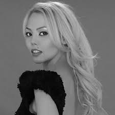 Starea de sanatate a vedetei de numai 27 de ani era din ce in ce mai precara cu trecerea timpului, iar doctorii au fost tot. Pe 13 Decembrie Denisa Manelista Ar Fi Implinit 29 De Ani