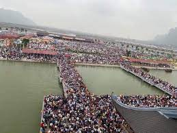 Chùa tam chúc tọa lạc ở mảnh đất ba sao, kim bảng, tỉnh hà nam chùa tam chúc cổ được xây tiêu đề: NgÆ°á»i Ta Ä'i Chua Tam Chuc Toi Ä'i Trung Tam ThÆ°Æ¡ng Máº¡i Tiáº¿ng Viá»‡t