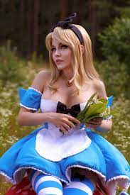 Kalinka Fox - Alice in Wonderland - Hentai Cosplay