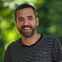 Greg Curran's Instagram, Twitter & Facebook