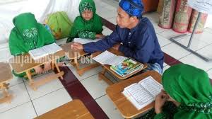 Ia suatu kalimah yang sangat penting. Bacaan Surah Al Ikhlas Lengkap Dengan Artinya Simak Keutamaan Surah Pengajaran Tentang Tauhid Ini Banjarmasin Post