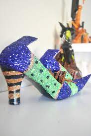 There are two things that make me most happy during the month of october so, i've combined both to make these wickedly cute witch shoes to add to your halloween decoration. Diy Witch Shoes That Are Wickedly Cute For Halloween Uplifting Mayhem