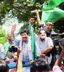 Mk muneer, son the tenth chief minister of kerala ch mohammed koya, shares memories of her father in this edition of 'ente. Outlook Photo Gallery Iuml Candidate Mk Muneer Waves To Supporters As He Celebrates His Win In The Assembly Elections In Kozhikode