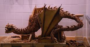 Un Gateau En Forme Du Dragon De The Hobbit Dosedeclic Decorations Alimentaires Hobbit Dragon