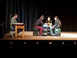 Theaterstück — das theaterstück, e (mittelstufe) werk, das auf der bühne aufgeführt werden kann synonyme: Flucht Als Theaterstuck Zwei Inszenierungen Sensibilisieren Schuler Zum Thema Und Das Theaterprojekt Der Landesarmutskonferenz Kann Gebucht Werden Fluchtlingsrat Niedersachsen