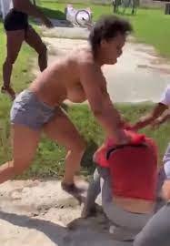 Topless thick redbone beats smaller opponent (fight) - ThisVid.com