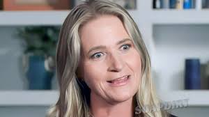 Anyone else notice that christine introduced next weeks episode??? Usually  its kody .. also, i truly feel like these kids are being destroyed by this  show. And of these moms were smart,