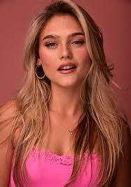 Eve Cohen's Instagram, Twitter & Facebook