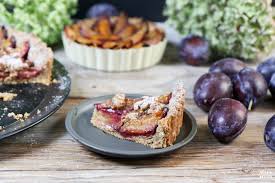 Knusprige Zwetschgen Tarte Mit Mandel Murbeteig Rezept Zwetschgen Tarte Lebensmittel Essen Und Murbeteig