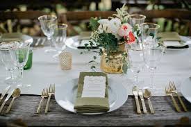 La Tavola Fine Linen Rental Chuck Natural Table Runner With Nuovo Light Olive Napkins Photography Kristyn Wedding Table Settings Farm Wedding Liberty Party