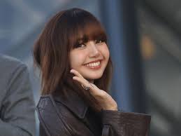 BLACKPINK's Lisa Gave Us Fall French Manicure Inspo at the Louis Vuitton  Spring-Summer 2025 Show for Paris Fashion Week — See Photos